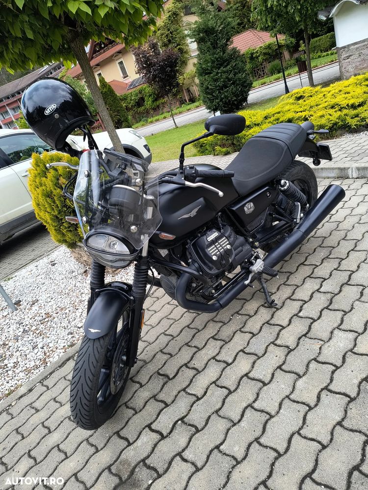 Moto Guzzi V7 Stone - 4