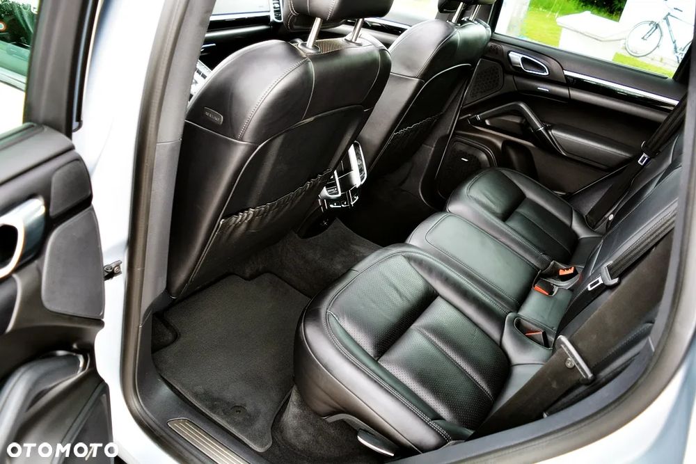 Porsche Cayenne Platinum Edition - 25