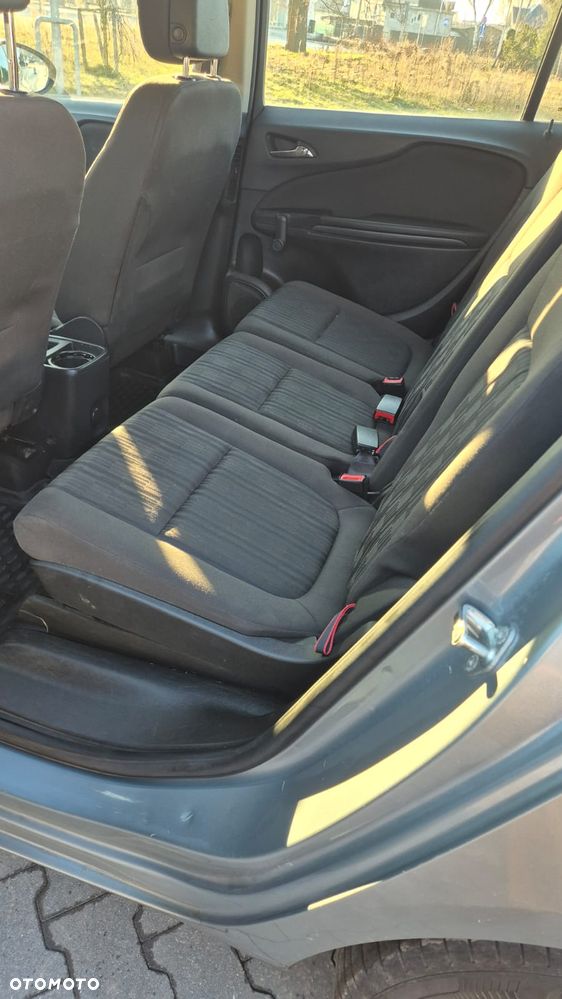 Opel Zafira - 16