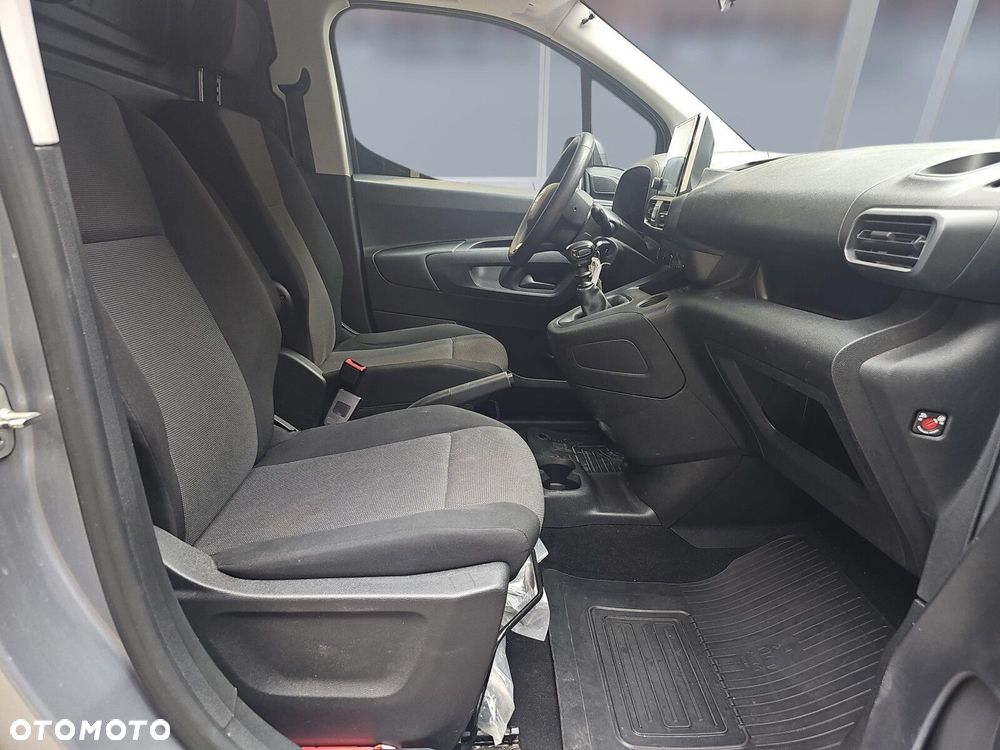 Toyota ProAce CITY 2.3T 1.5D-4D 100KM long Furgon Active M6 75kW I2 (samochód van 4dv.) - Samochód dostawczy - 9