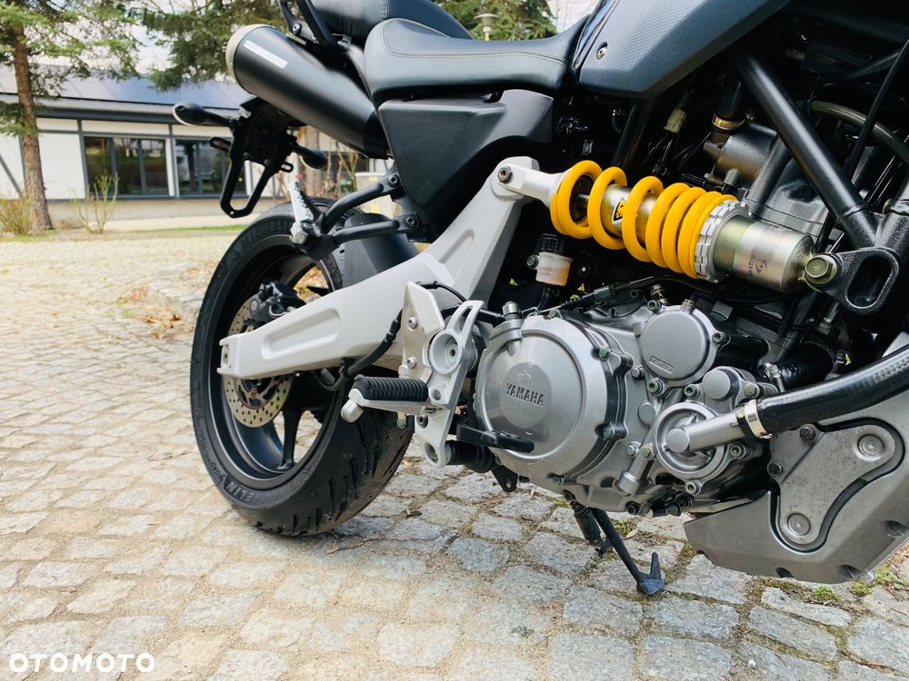 Yamaha MT - 9