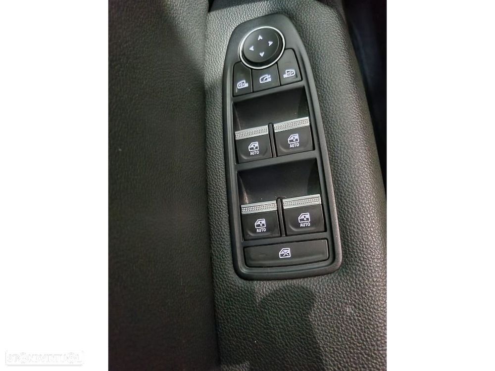 Renault Captur 1.5 dCi Exclusive — fotografia 11