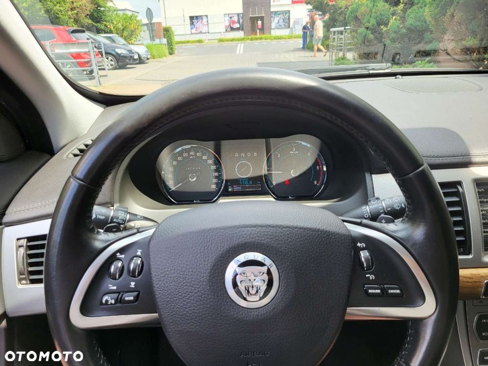 Jaguar XF - 13