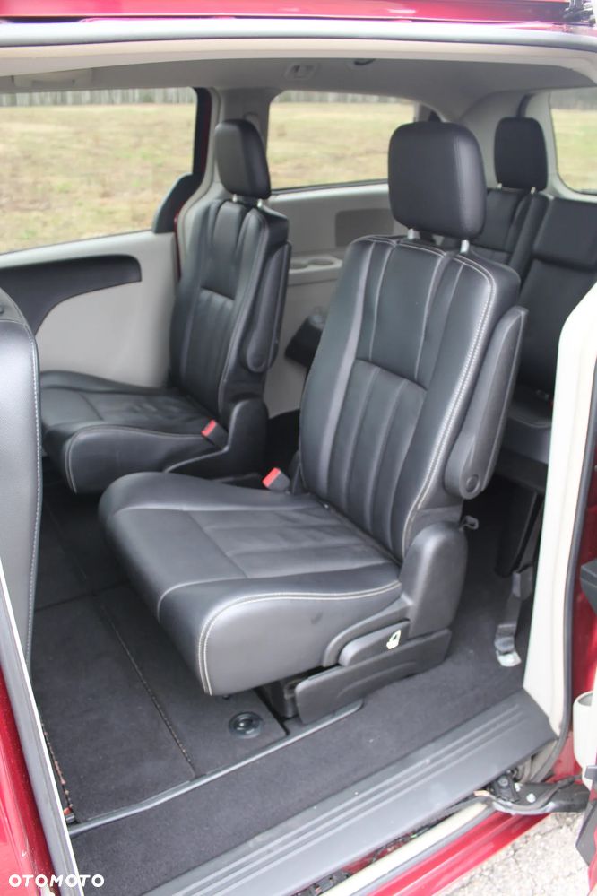 Chrysler Town & Country 3.6 Touring - 25