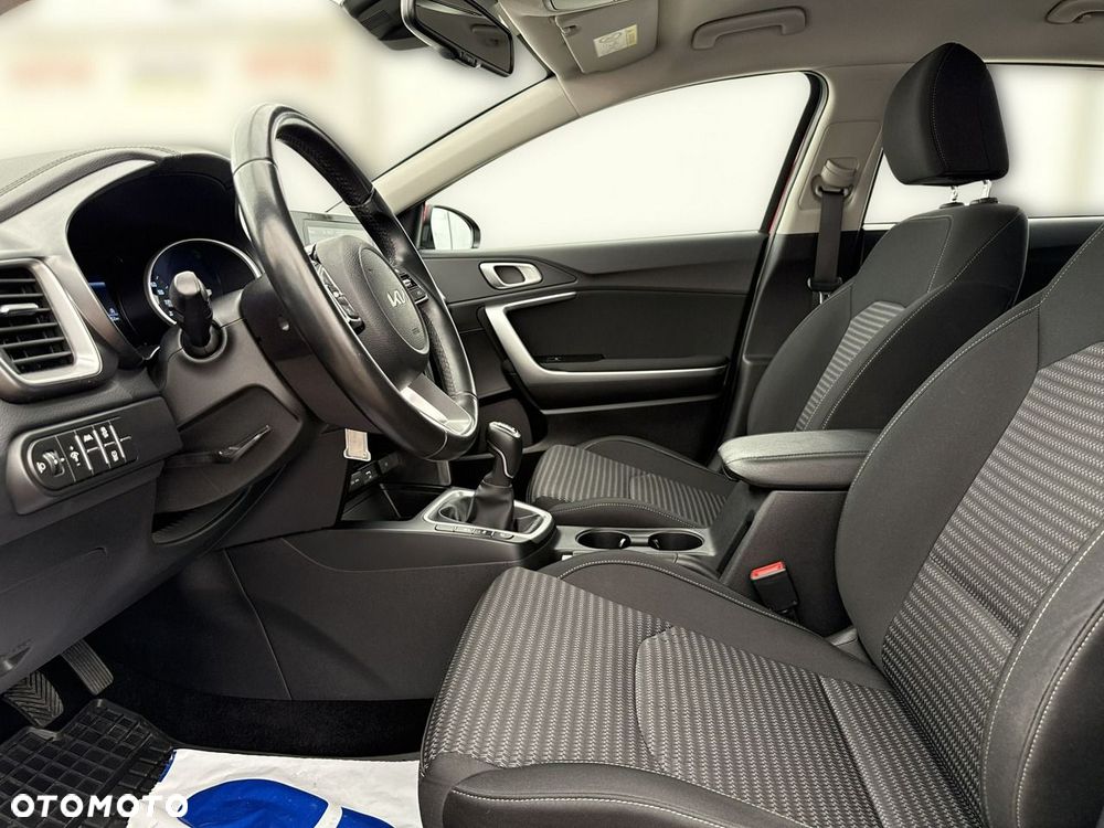 Kia Ceed - 13