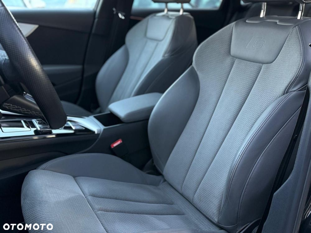 Audi A4 Limousine - 13