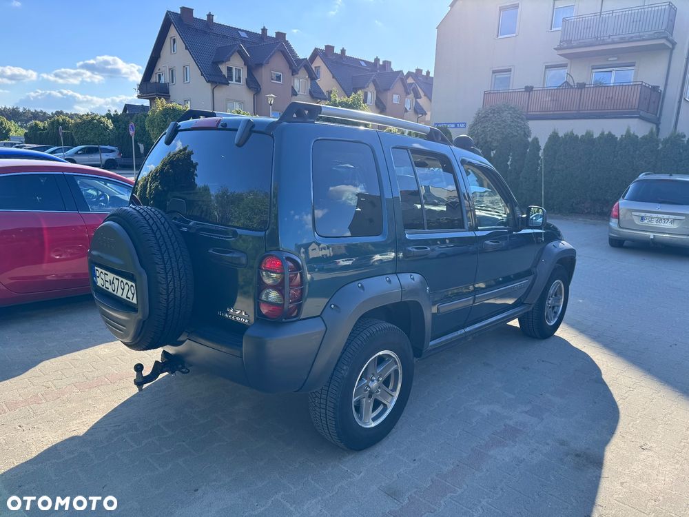 Jeep Liberty - 4