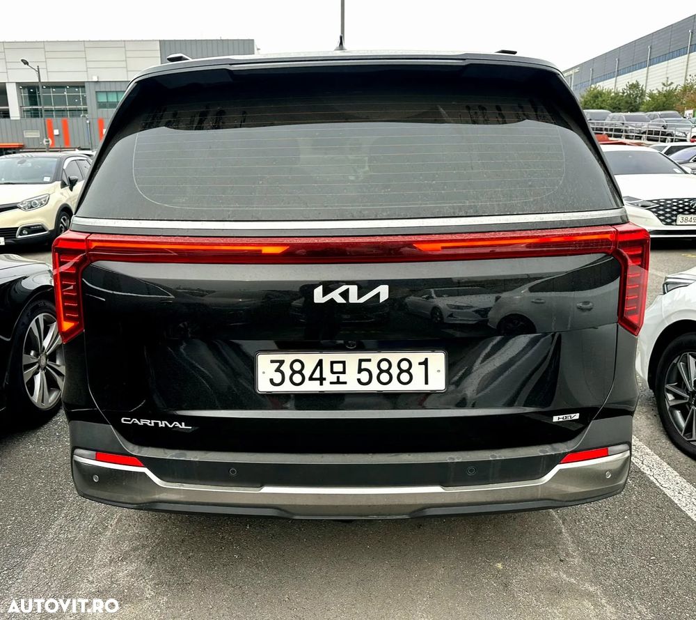 Kia Carnival - 6