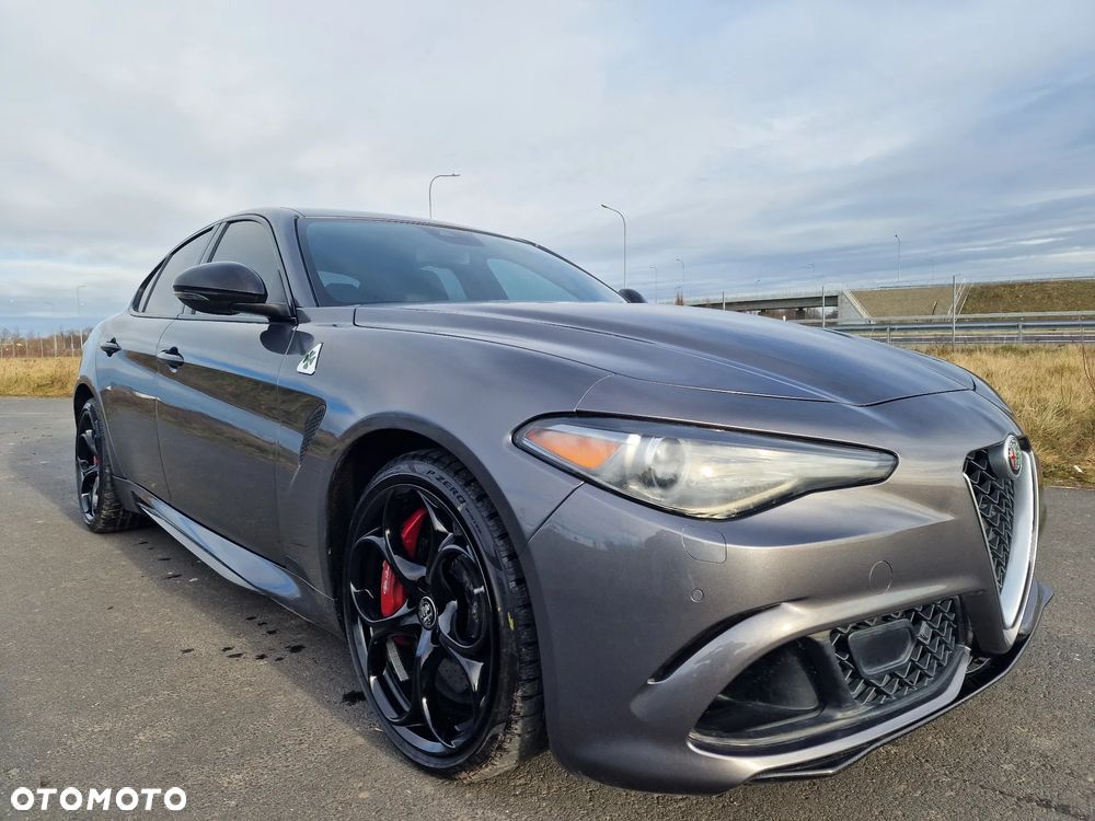 Alfa Romeo Giulia 2.9 V6 Bi-Turbo AT8 Quadrifoglio - 11