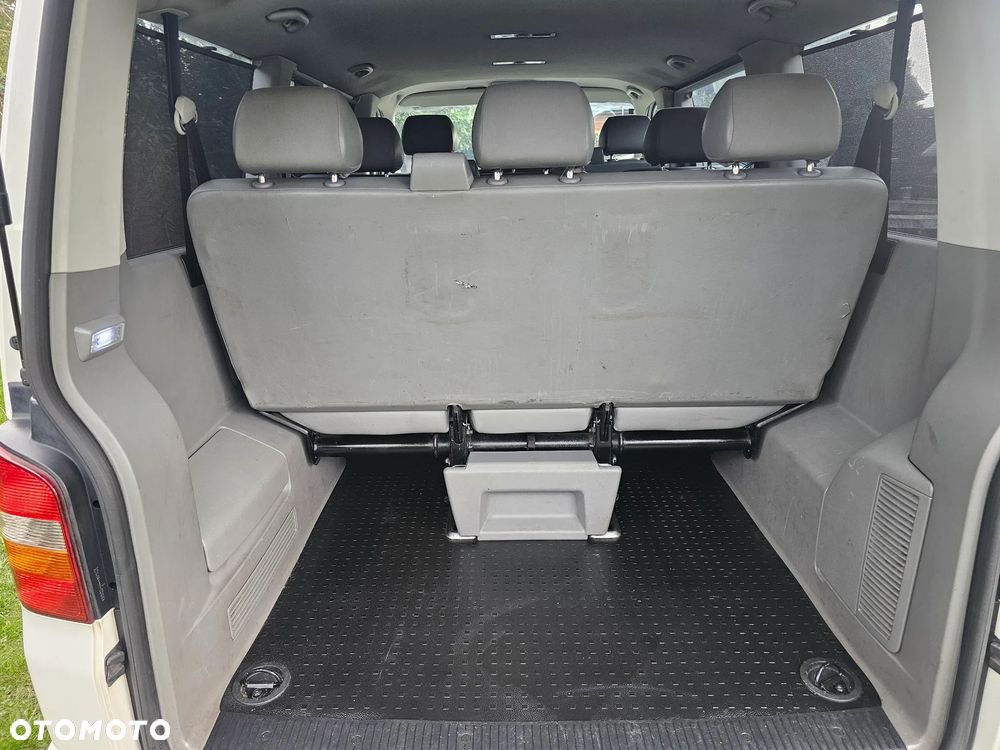 Volkswagen Transporter Shuttle Lang - 15