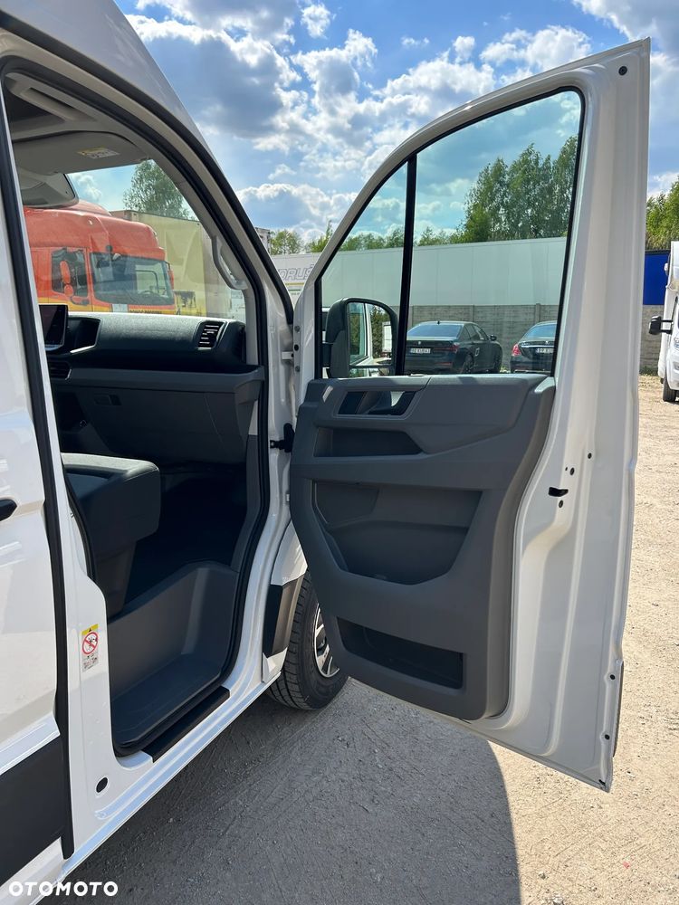 Volkswagen CRAFTER L5H2 NAJDŁUŻSZY LONG / POLIFT VIRTUAL / GWARANCJA + PAKIET SERWISOWY DO 2030 ROKU / JEDYNIE 5 TYŚ. KM PRZEBIEGU / KAMERA COFANIA / SILNIK 140 KM !! - 38