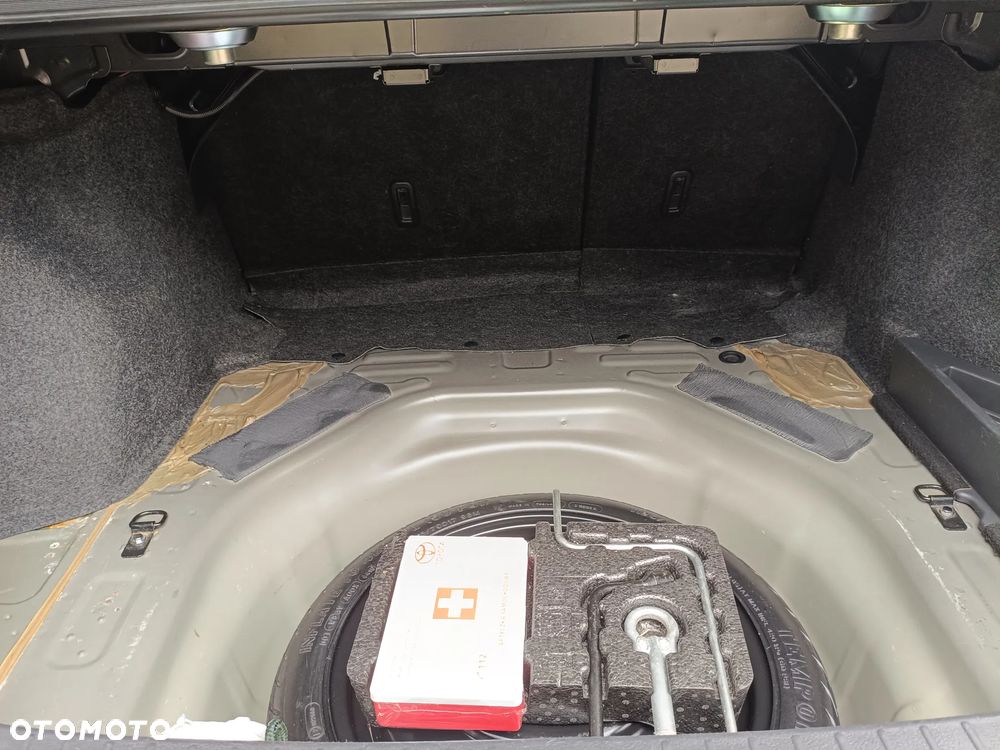 Toyota Corolla 1.6 Premium + - 13