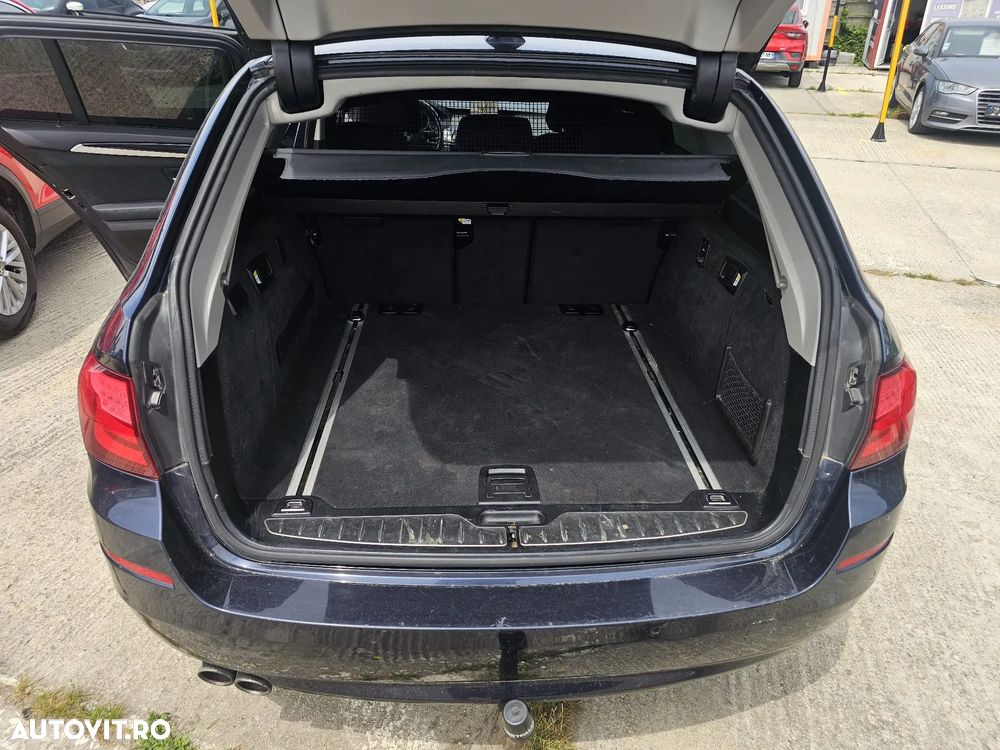 BMW Seria 5 520d Touring - 11