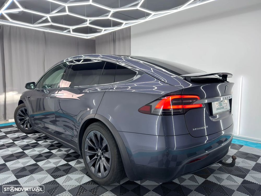 Tesla Model X 100D - 5