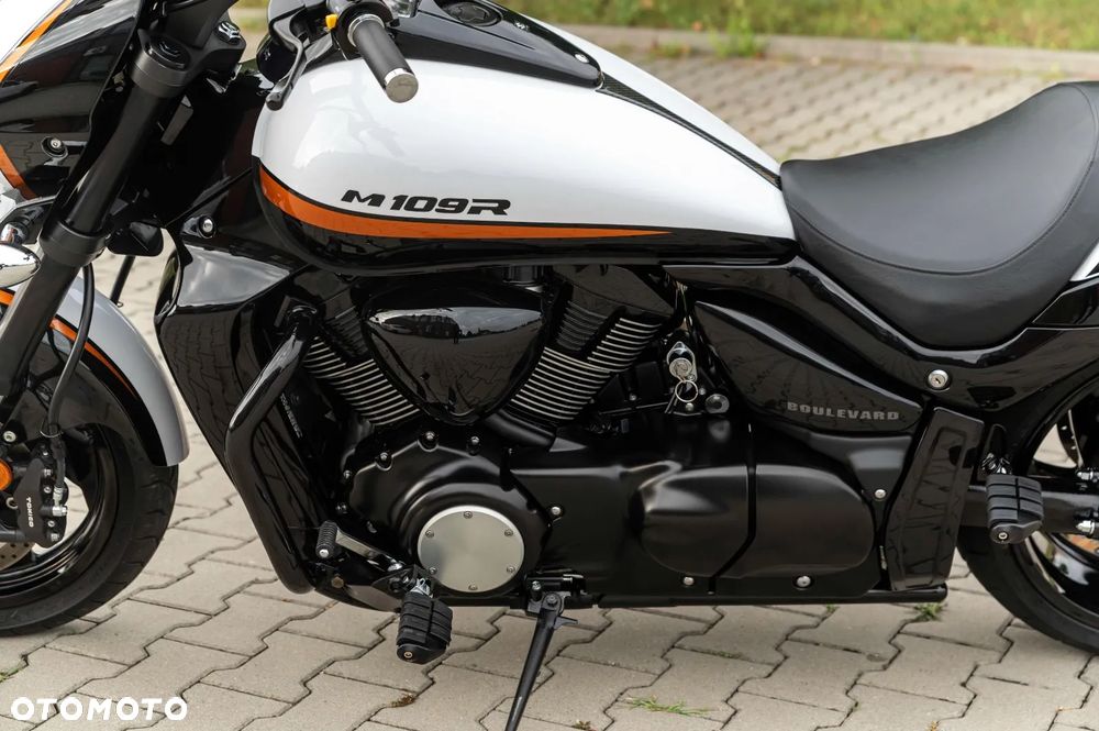 Suzuki Boulevard - 27