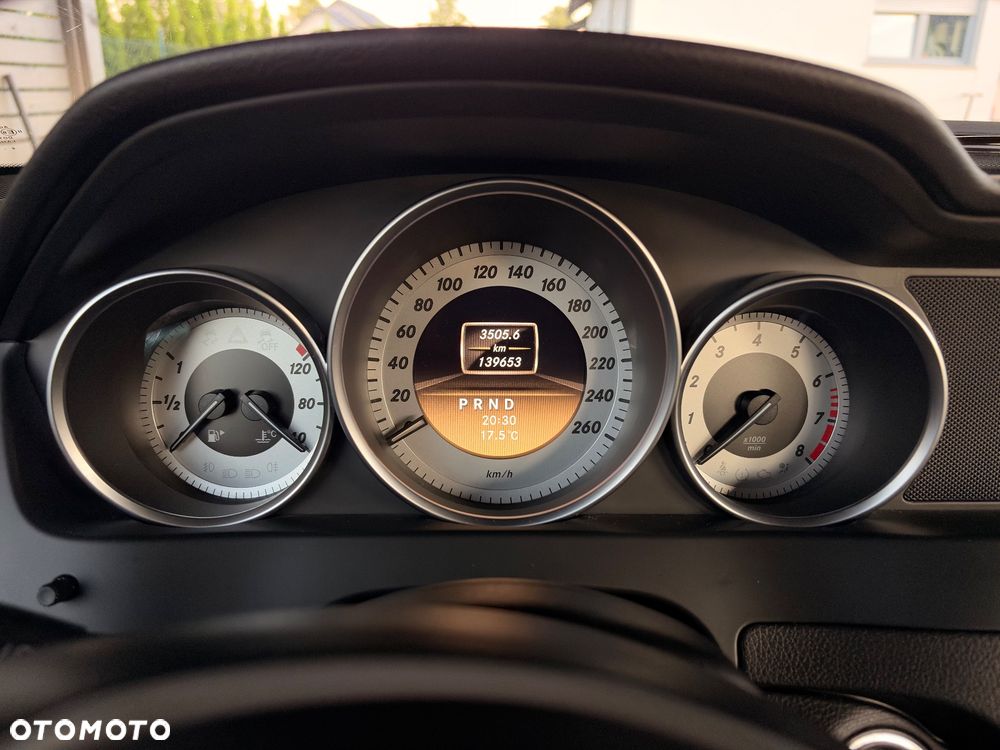Mercedes-Benz Klasa C 180 CGI Automatik BlueEFFICIENCY Avantgarde - 7