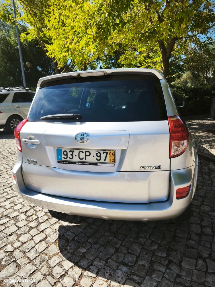 Toyota RAV4 2.2 D-4D X NAVI - 3