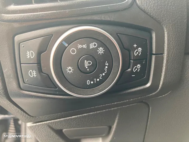 Ford Focus 1.0 EcoBoost S&S ST-Line - 27