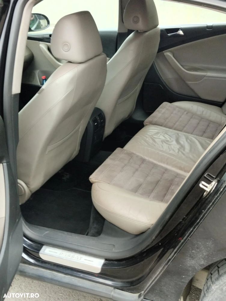 Volkswagen Passat Variant 2.0 TDI DPF Highline - 8
