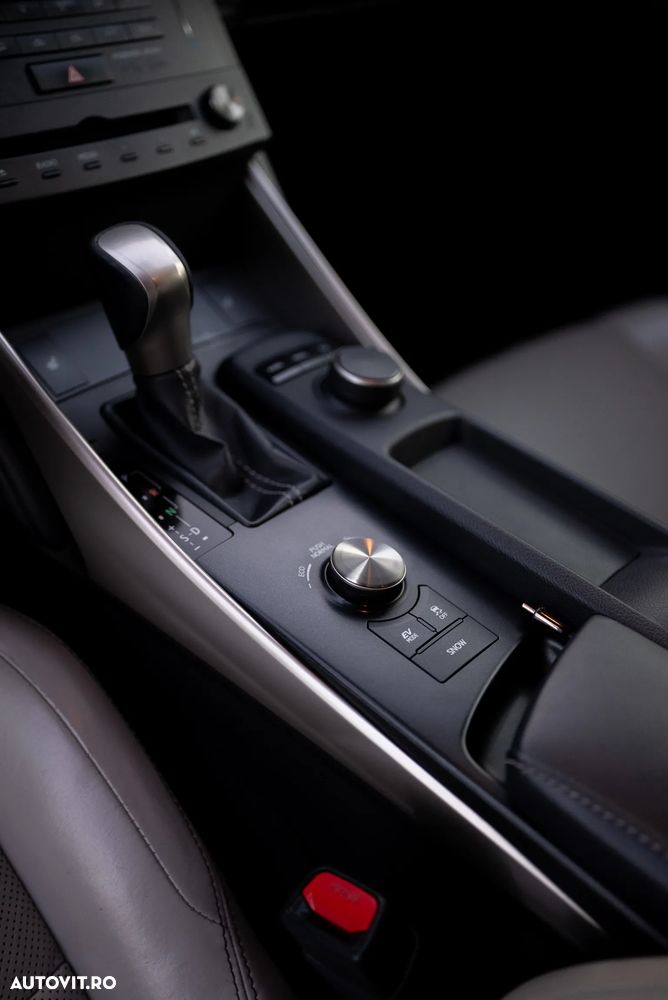 Lexus Seria IS 300h Aut. Executive - 10