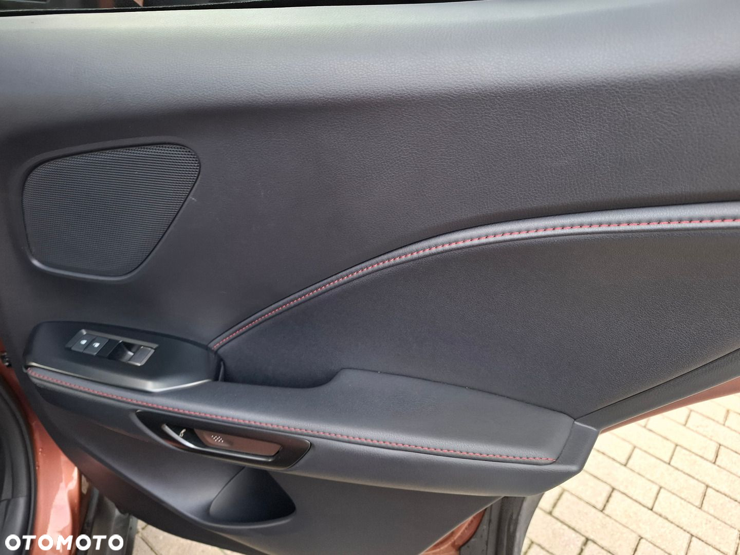 Lexus LBX 1.5 Hybrid Emotion - 25