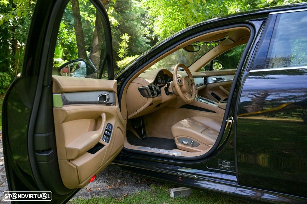 Porsche Panamera S Hybrid J19 - 21