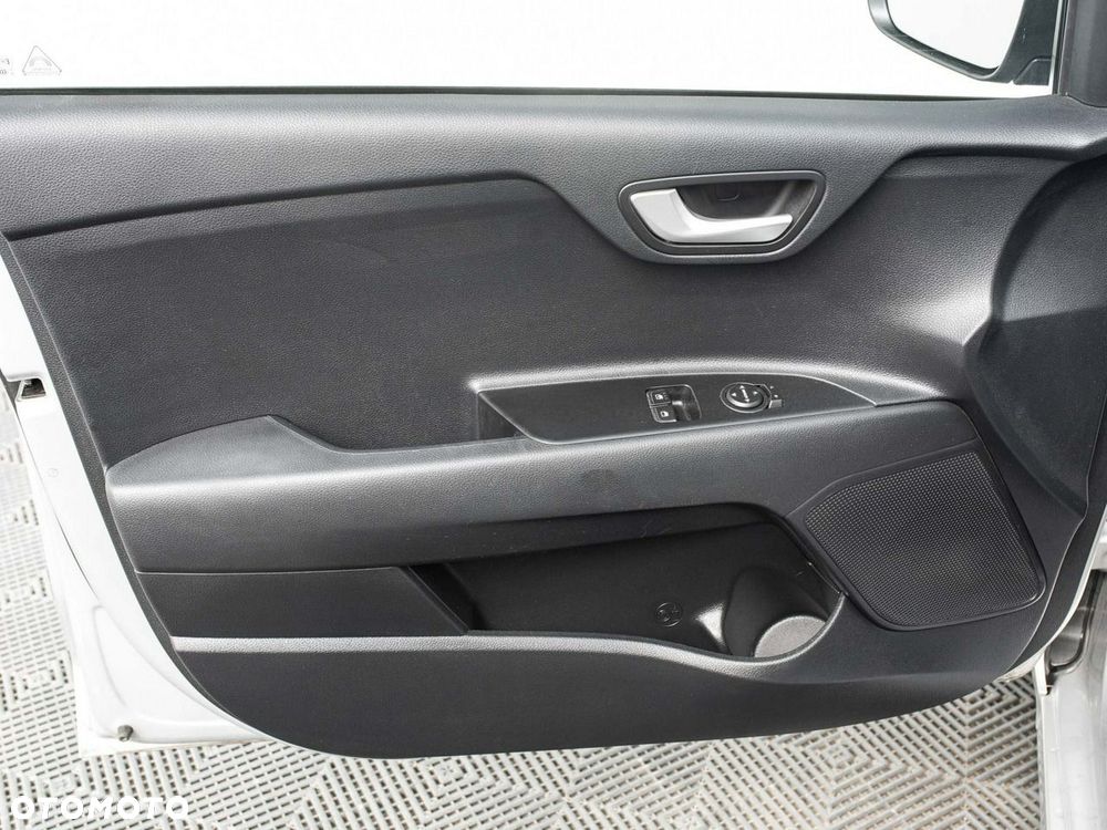 Kia Rio 1.2 M - 10