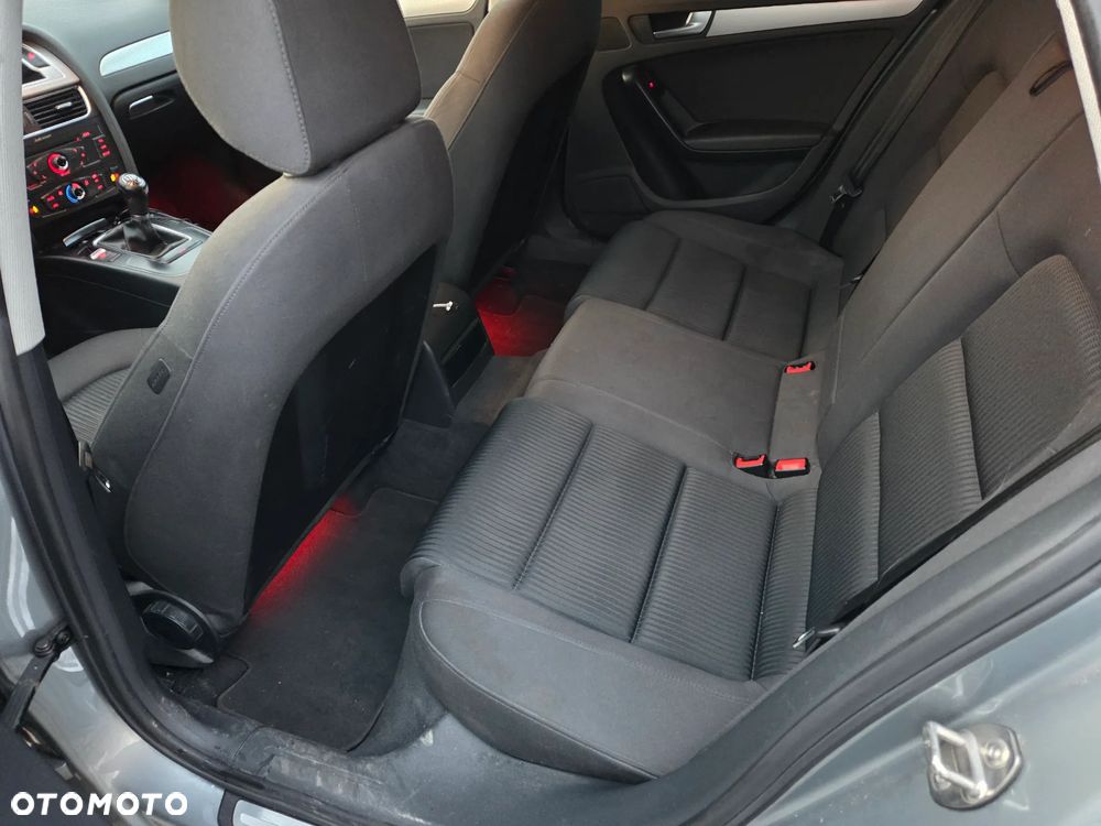 Audi A4 Limousine - 16