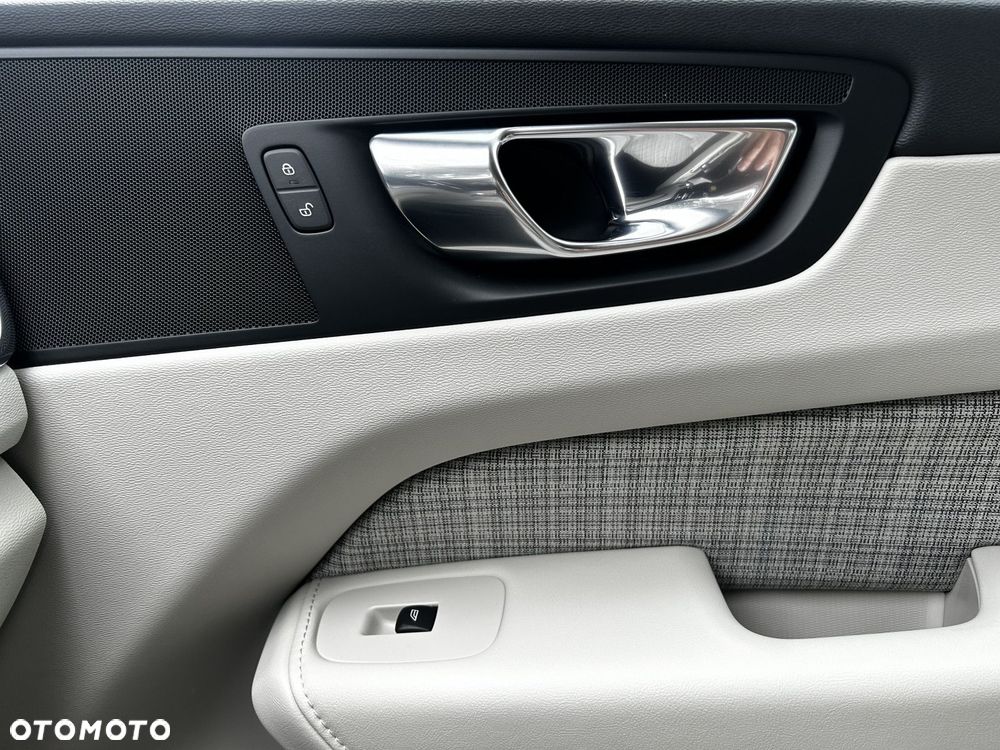 Volvo XC 60 - 22
