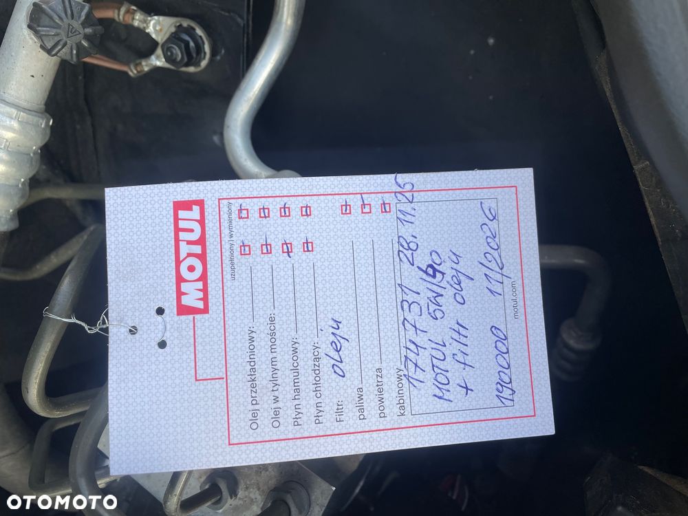 Mercedes-Benz Klasa C 180 CGI Automatik BlueEFFICIENCY Avantgarde - 35