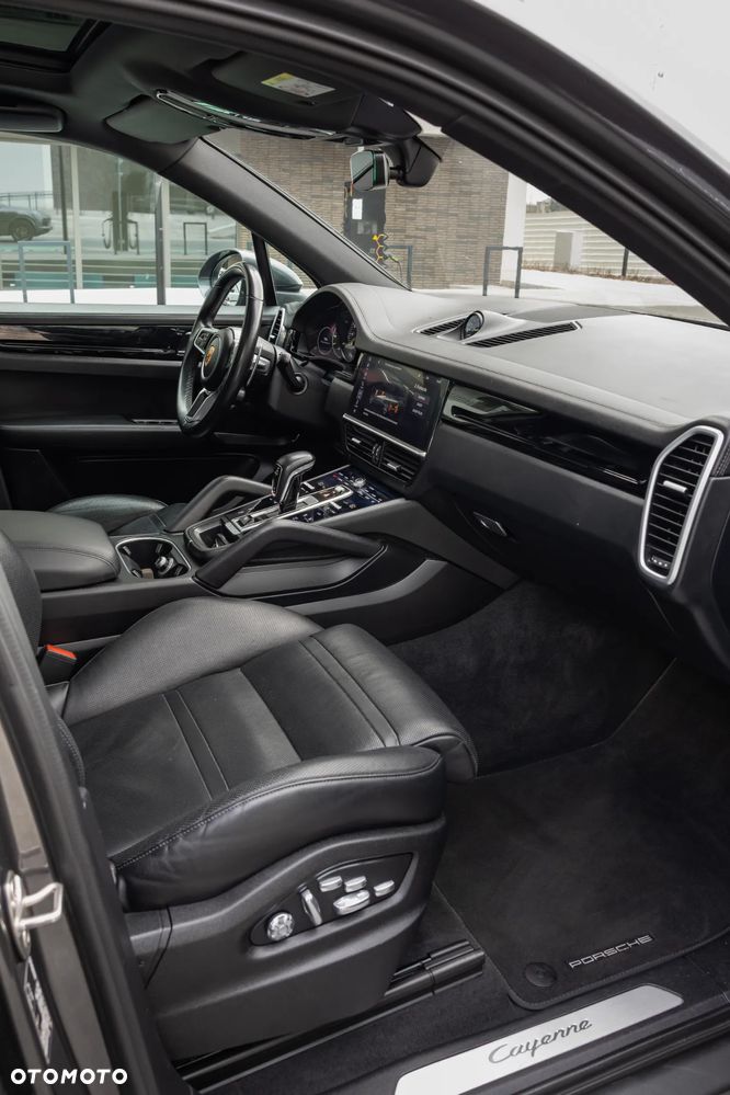 Porsche Cayenne E-Hybrid Tiptronic S Platinum Edition - 22