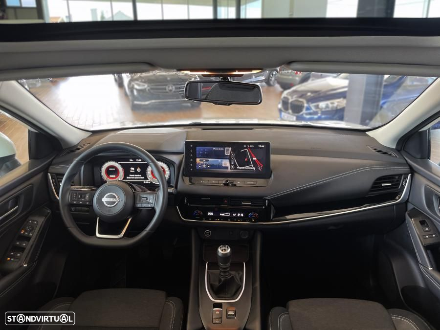 Nissan Qashqai 1.3 DIG-T N-Connecta LED+SKY - 32