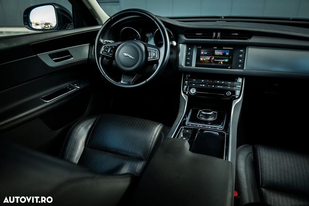 Jaguar XF 20d RWD Prestige - 7