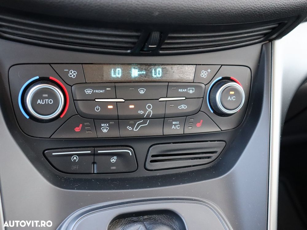 Ford Kuga - 24