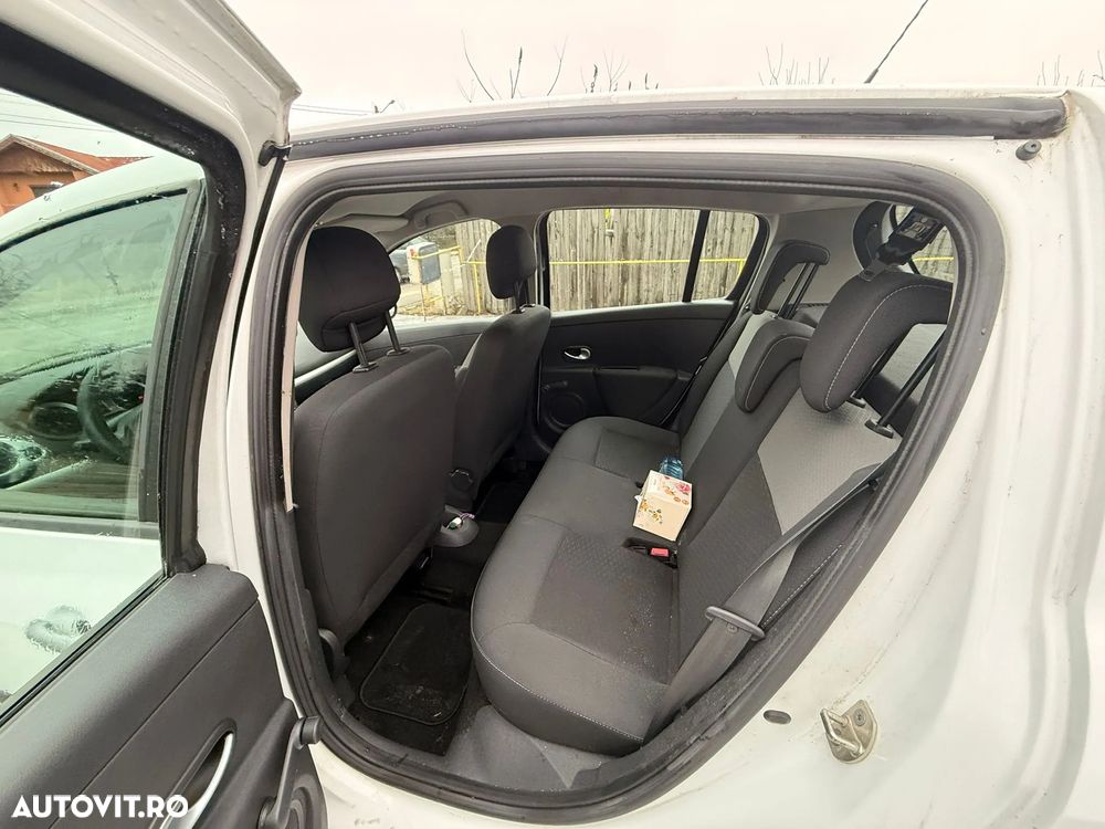 Renault Clio III 1.2 16V Yahoo - 8