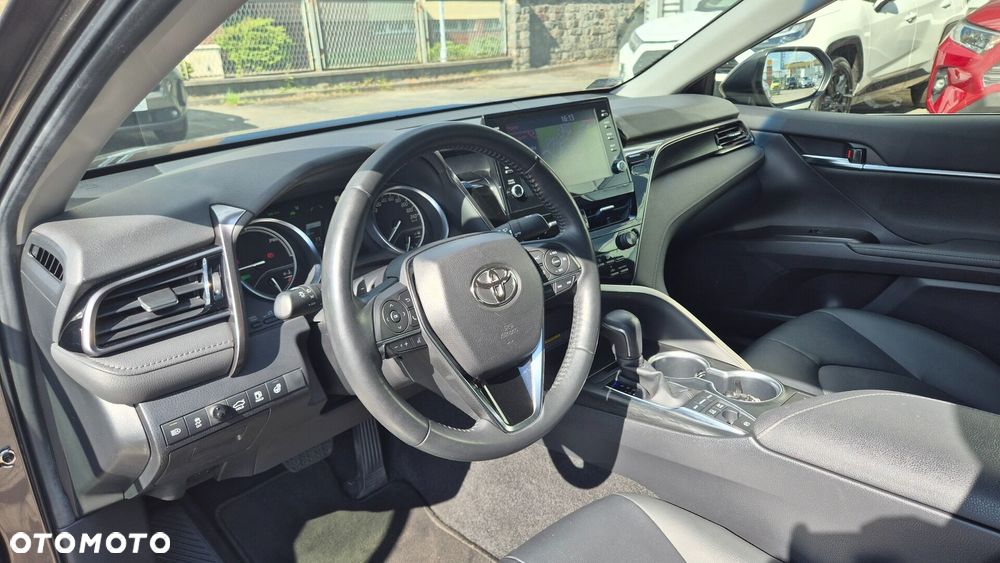 Toyota Camry 2.5 Hybrid Executive CVT - 14