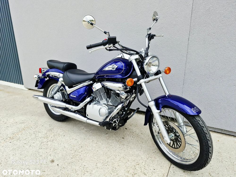 Suzuki Intruder - 36