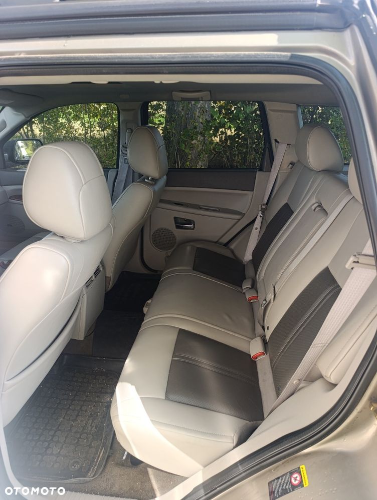 Jeep Cherokee - 4