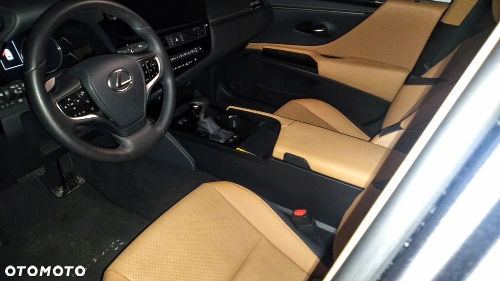 Lexus ES 300h Business Edition - 21