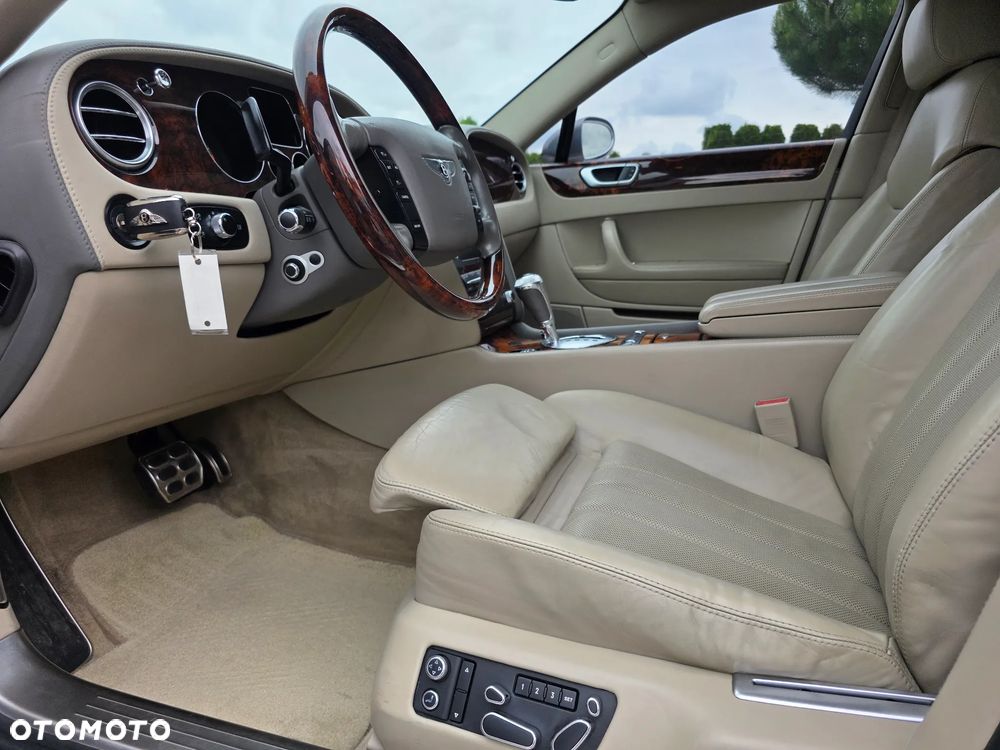 Bentley Flying Spur - 12