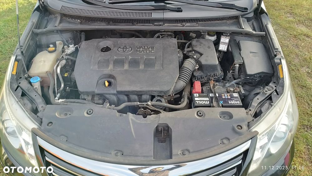 Toyota Avensis 1.8 Premium - 36