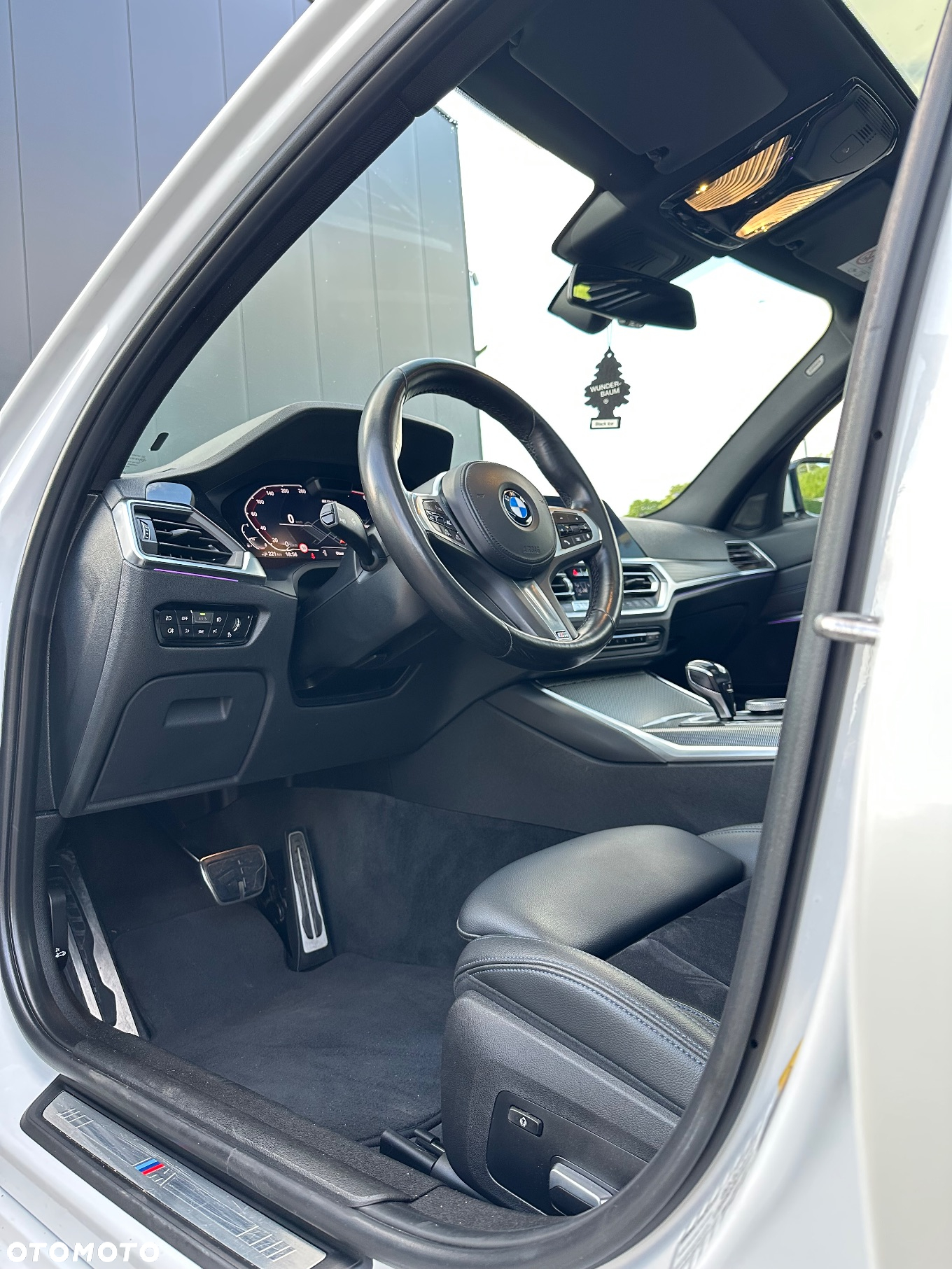 BMW Seria 3 330e M Sport sport - 14