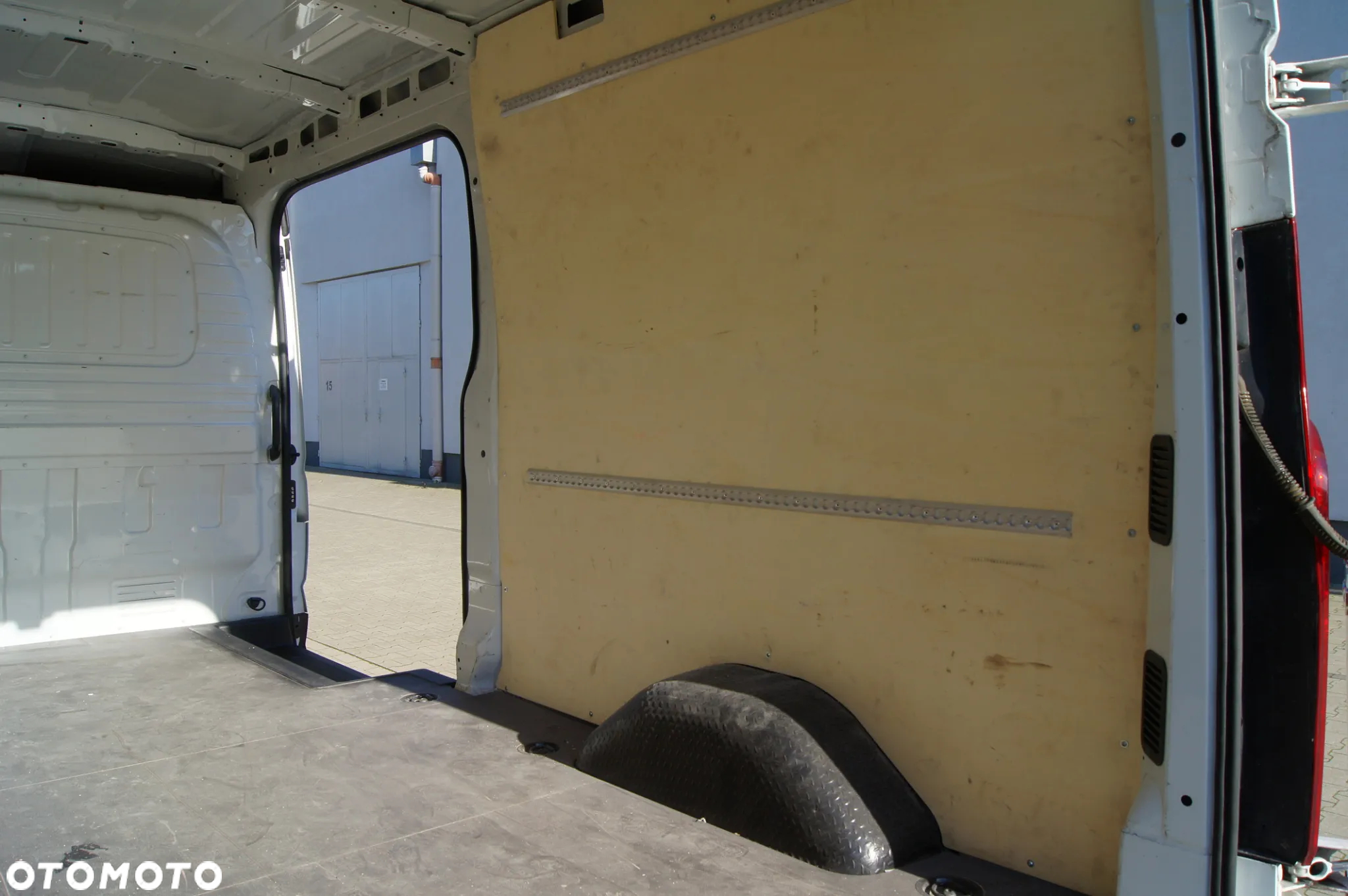 Maxus Deliver 9 - 24