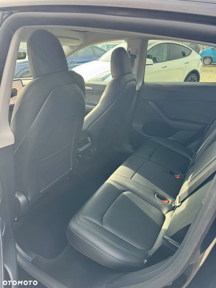 Tesla Model Y Long Range RWD - 11