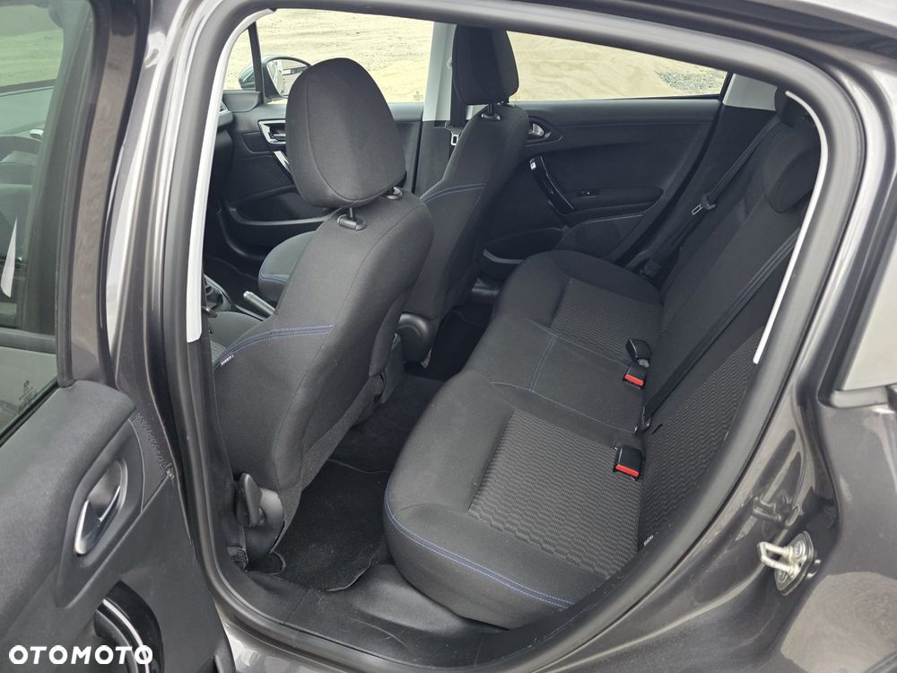 Peugeot 208 PureTech 82 Start & Stop Allure - 19