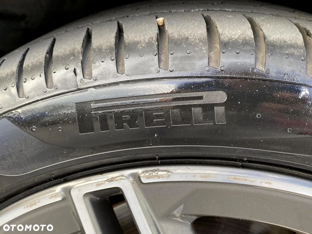 Mercedes-Benz Klasa C 200 4Matic 9G-TRONIC - 18