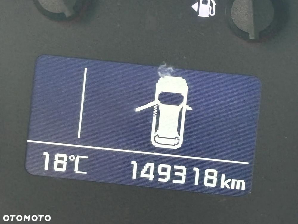 Kia Carens 1.6 GDI Attract - 22