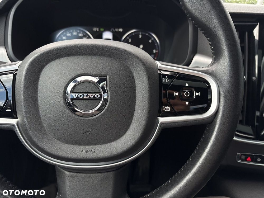 Volvo S90 - 17