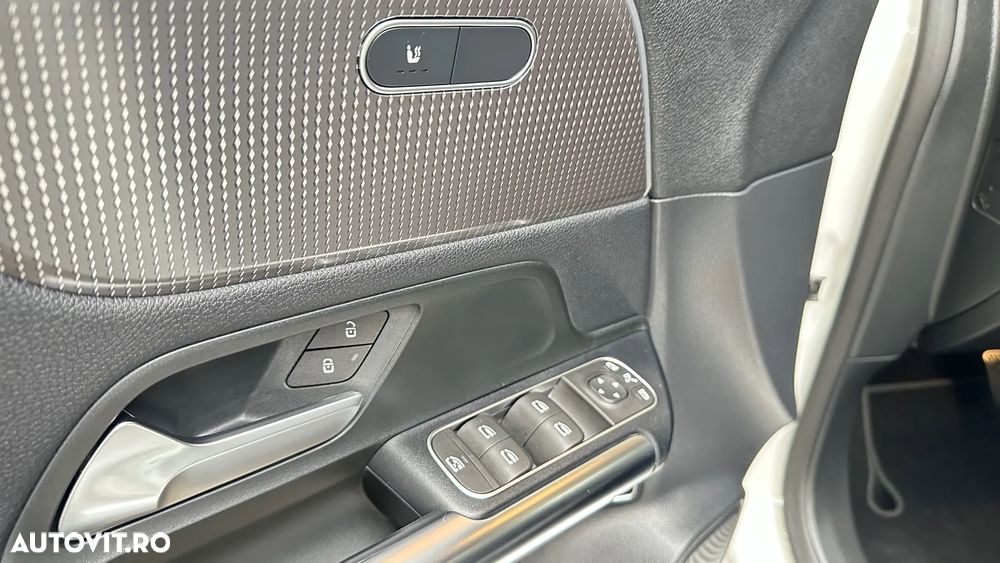 Mercedes-Benz GLA - 12