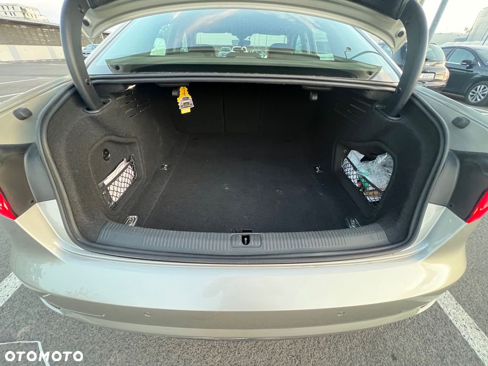 Audi A4 Limousine 2.0 TDI S tronic quattro - 11